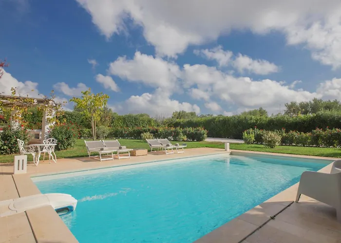 Td Trulli Della Rosatella Typical Trulli W Pool Castellana Grotte