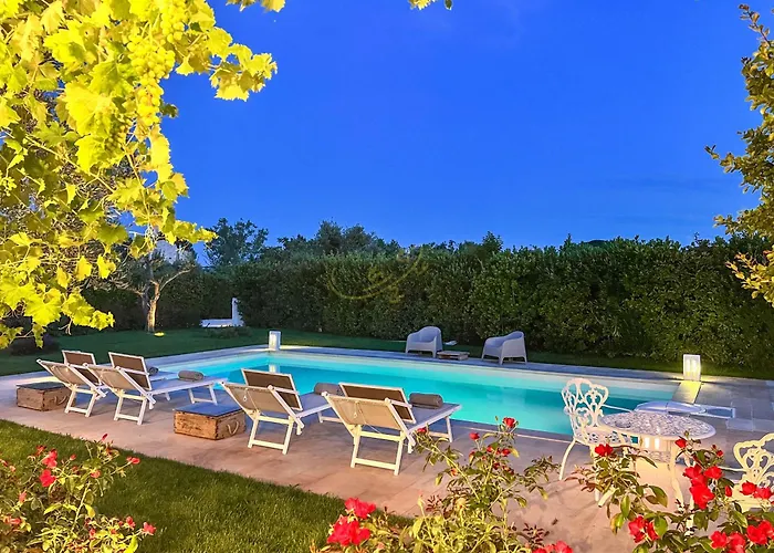 Td Trulli Della Rosatella Typical Trulli With Pool Castellana Grotte